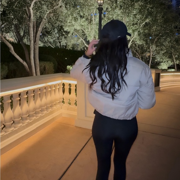 ak_white